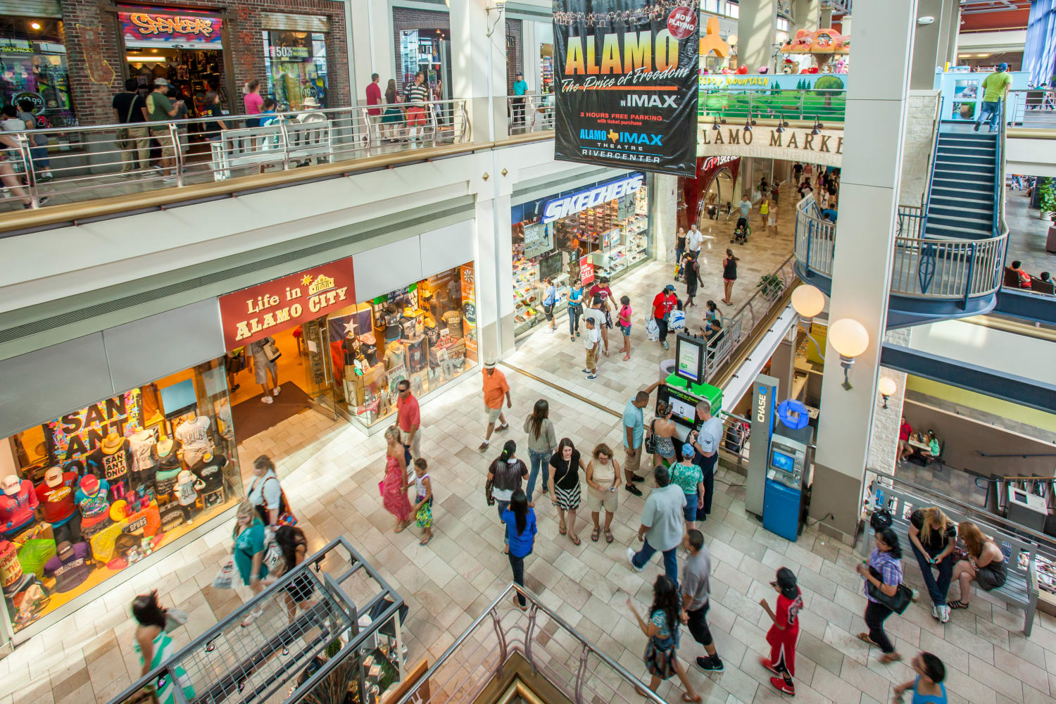 Diverse Shopping Experience at Shops at Rivercenter an Ashkenazy Acquisition Corporation
